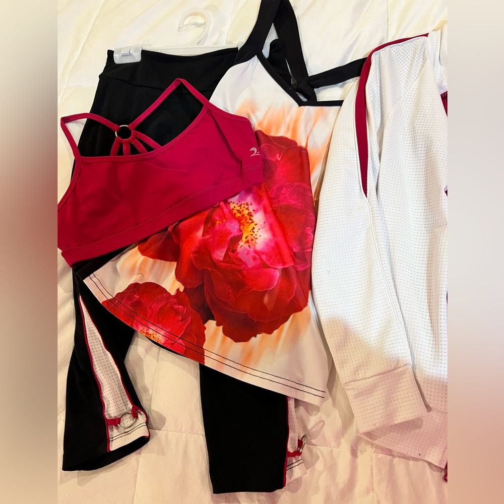 4 Piece KOS*USA workout outfit plus coordinating Nike size M top.
